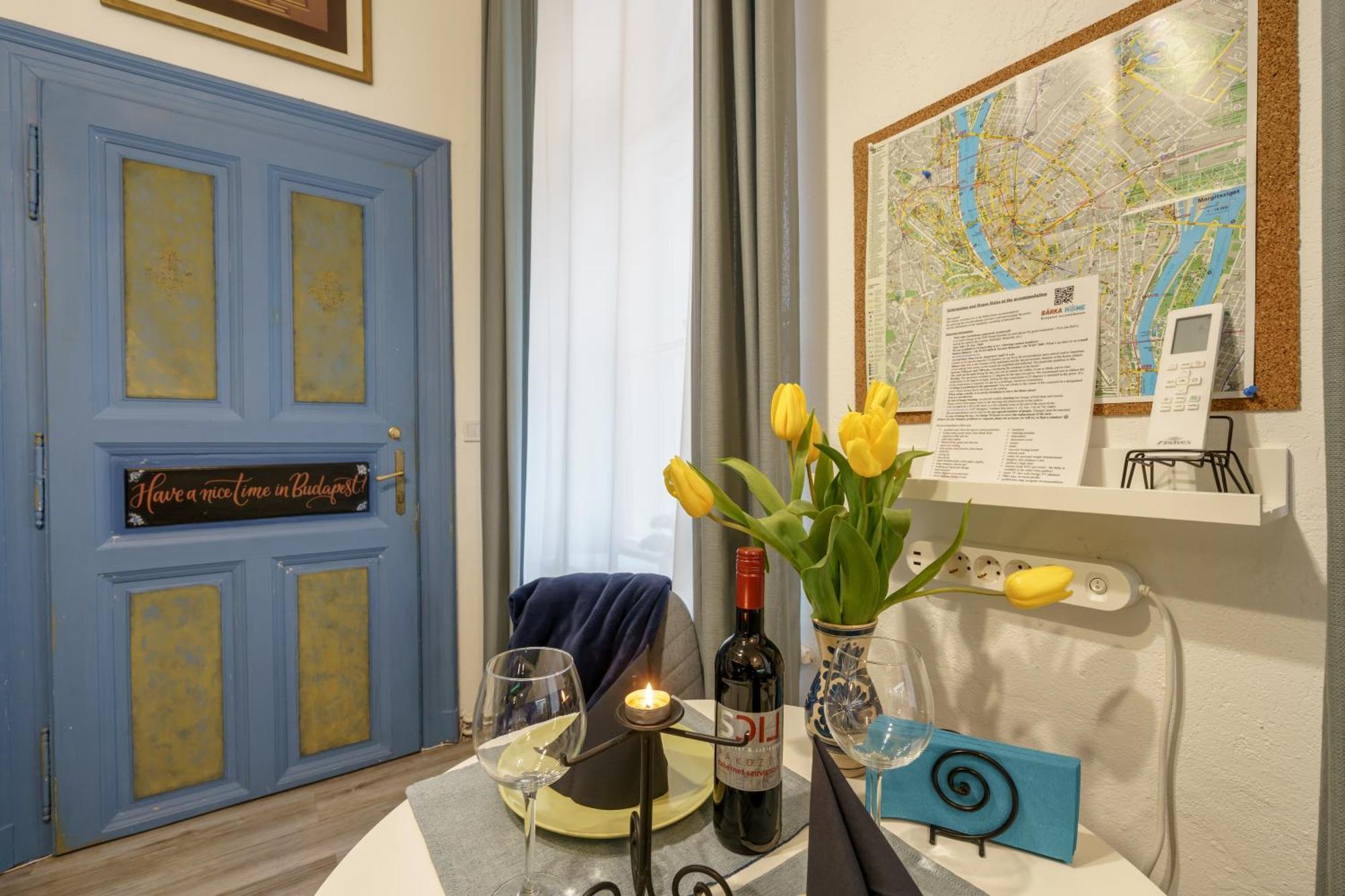 Barka Home In Downtown Buda Budapest Eksteriør bilde